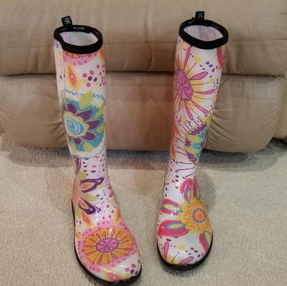 Kamik Rain Boots Tall Rubber Floral Print Water Proof Traction Sole Size 10 NWOT - Picture 15 of 15
